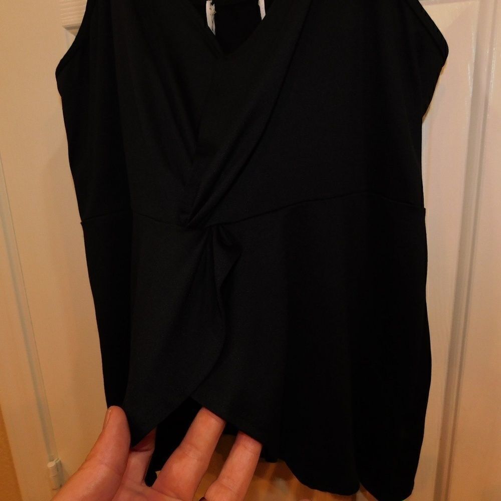 Madison & Berkeley Twist Front Tank C3 - Picture 2 of 4